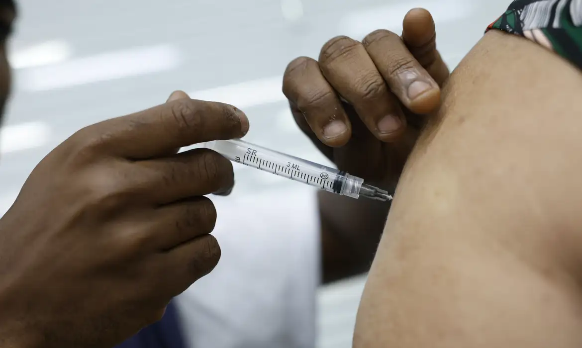 Amazonas registra aumento de casos de síndrome respiratória em crianças e adolescentes