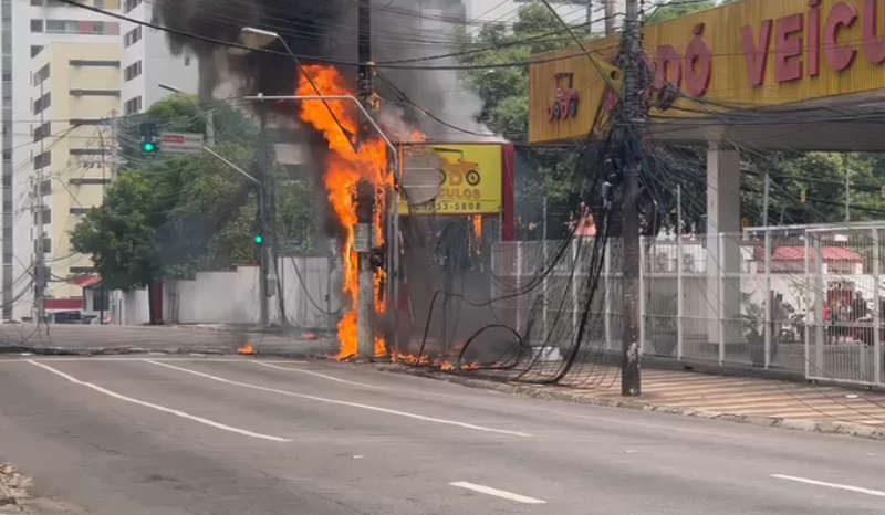 Parte de Manaus continua sem internet um dia depois de incêndio em poste