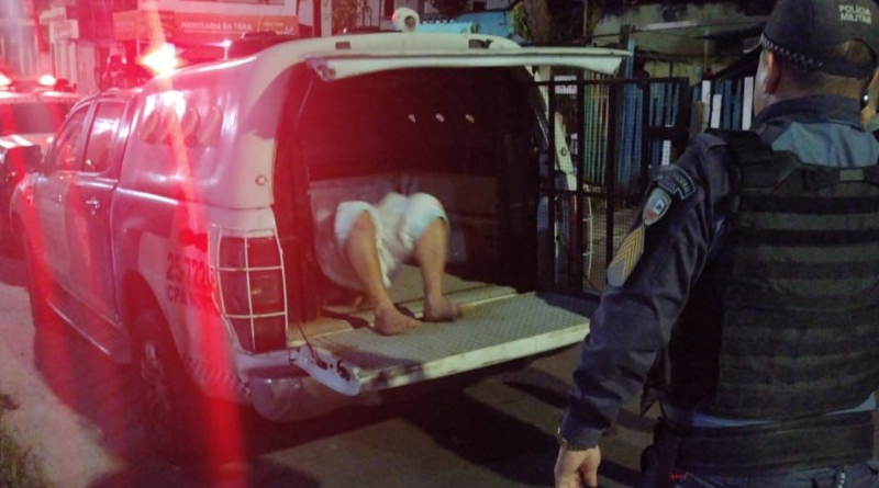 Homem mata amigo e diz que ele tentou estuprá-lo