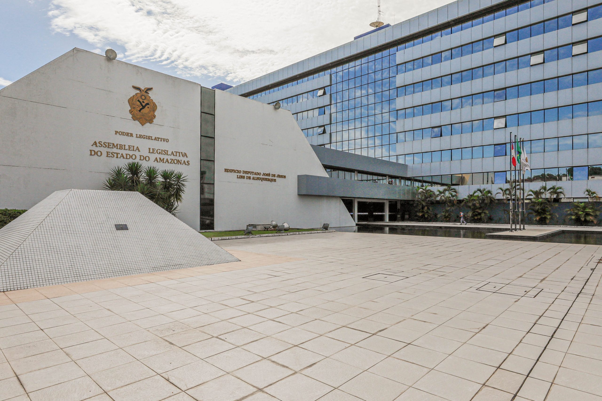 Cinco chapas registram inscrição  para eleição indireta para Governo do AM