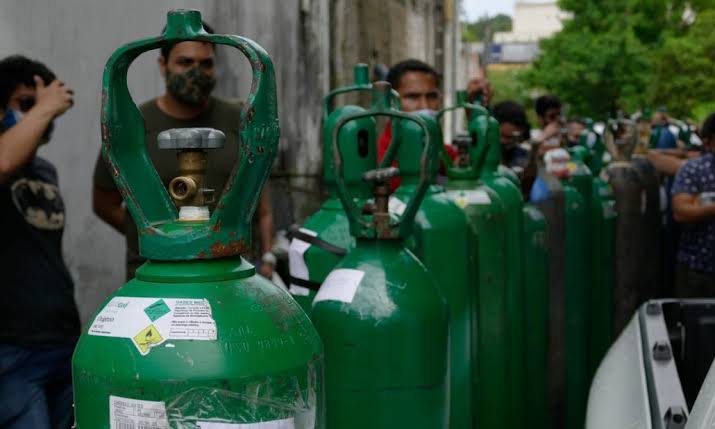 Covid-19: família de mulher morta durante crise de oxigênio em
Manaus será indenizada em R$ 1,4 milhão