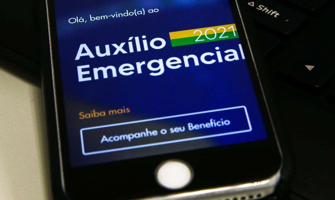 Amazonas tem 2,6 mil famílias notificadas para devolver "Auxílio Emergencial"