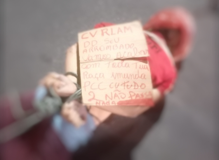 Morto por asfixia, homem é jogado de carro em movimento em Manaus