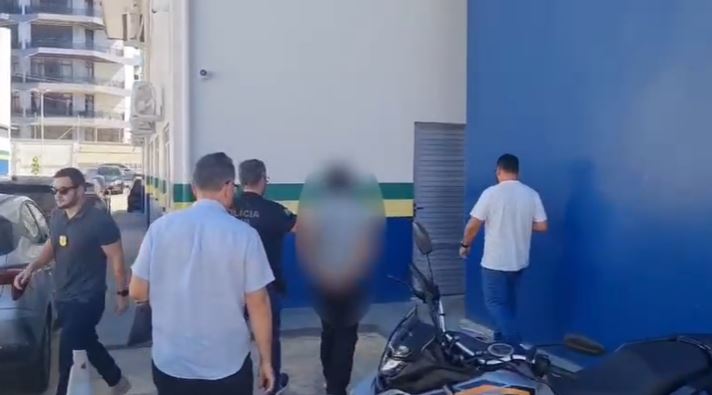 Escritor de livros infantis é preso por compartilhar pornografia em Manaus
