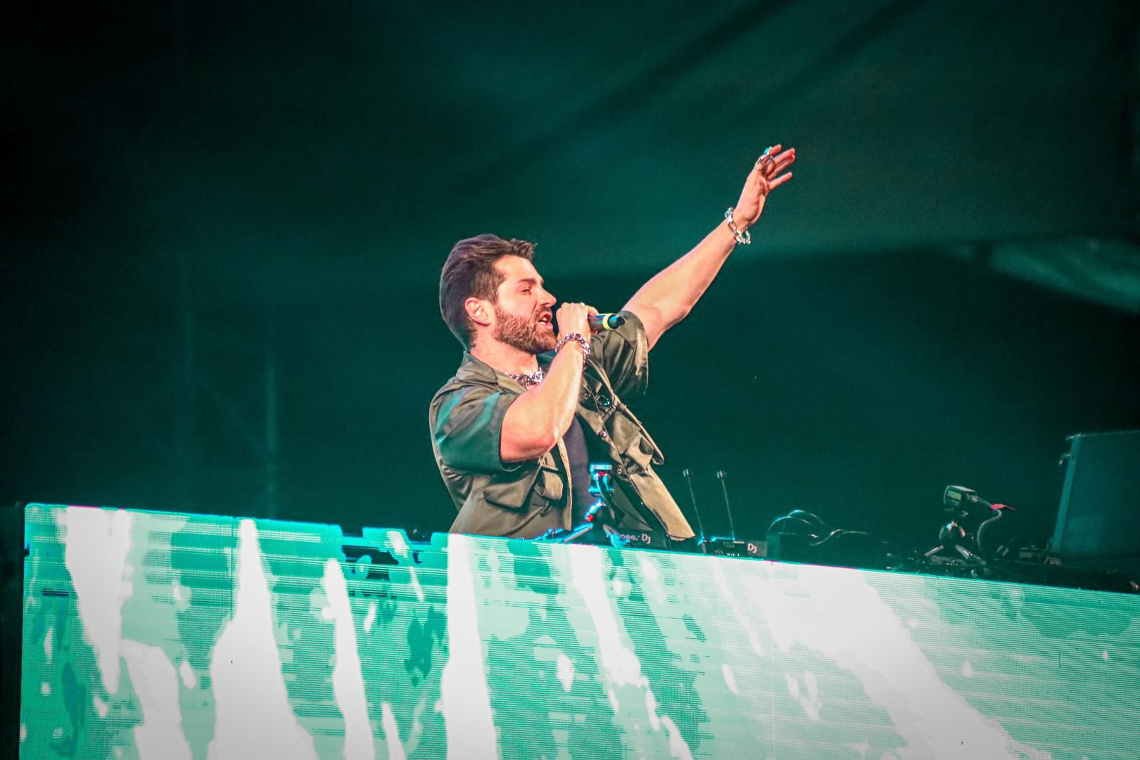 Alok agita primeira noite do "Manaus Passo a Paço"