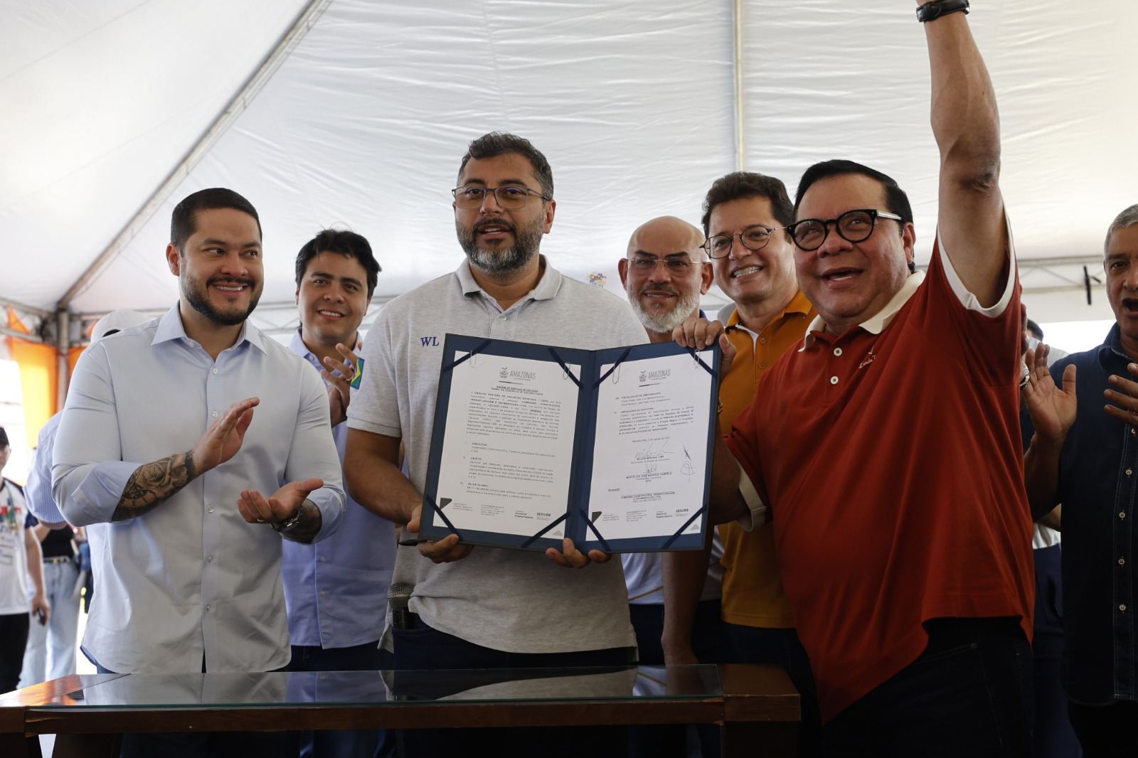 No aniversário de Coari, governador anuncia R$ 25 milhões em asfaltamento e nova iluminação pública