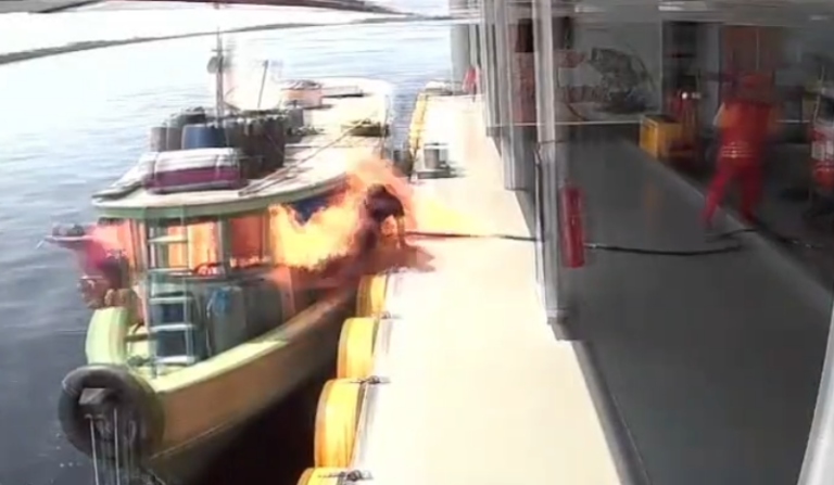 Vídeo: barco explode durante abastecimento no interior do Amazonas
