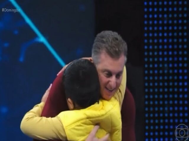 Vídeo: Huck fica impressionado com habilidade de amazonense no ‘Pequenos Gênios’