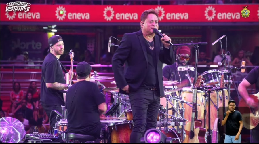 'Realmente essa festa é foda', diz Leonardo no bumbódromo de Parintins