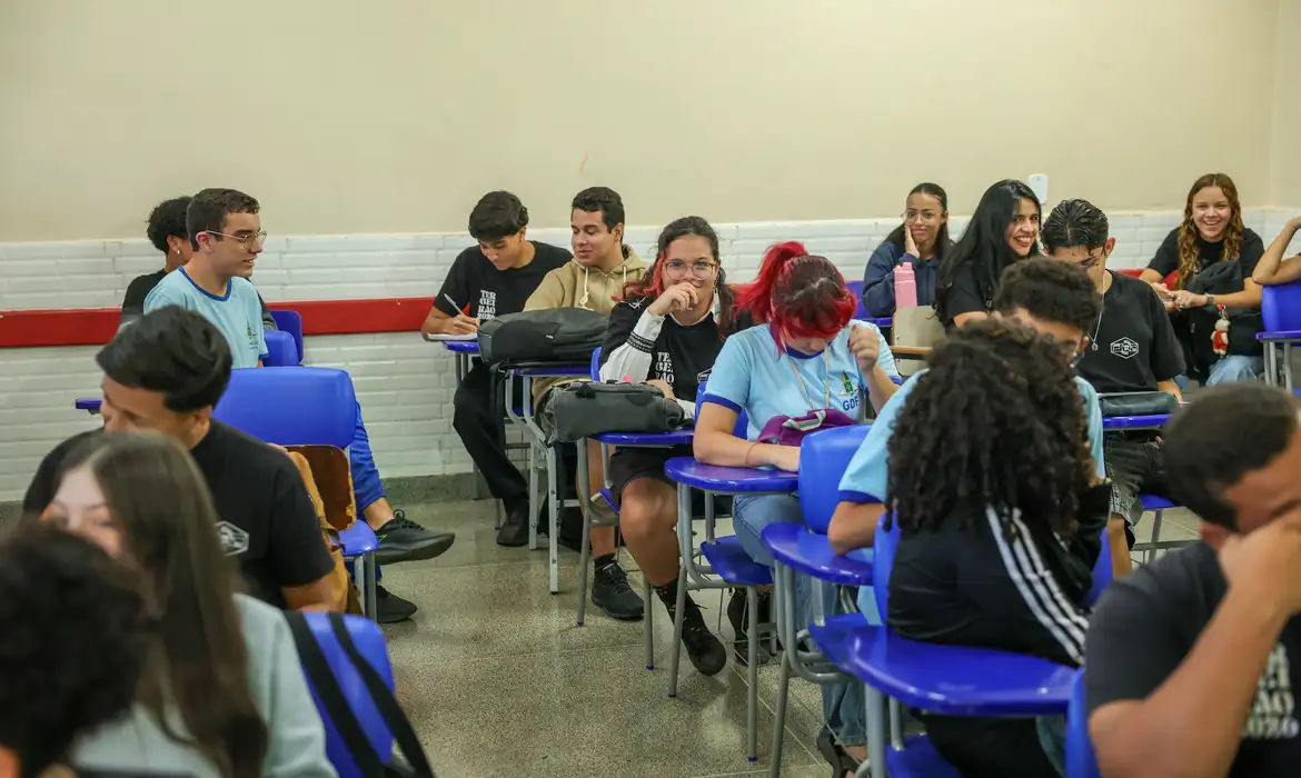 Enem: reta final para inscritos automaticamente escolherem idioma