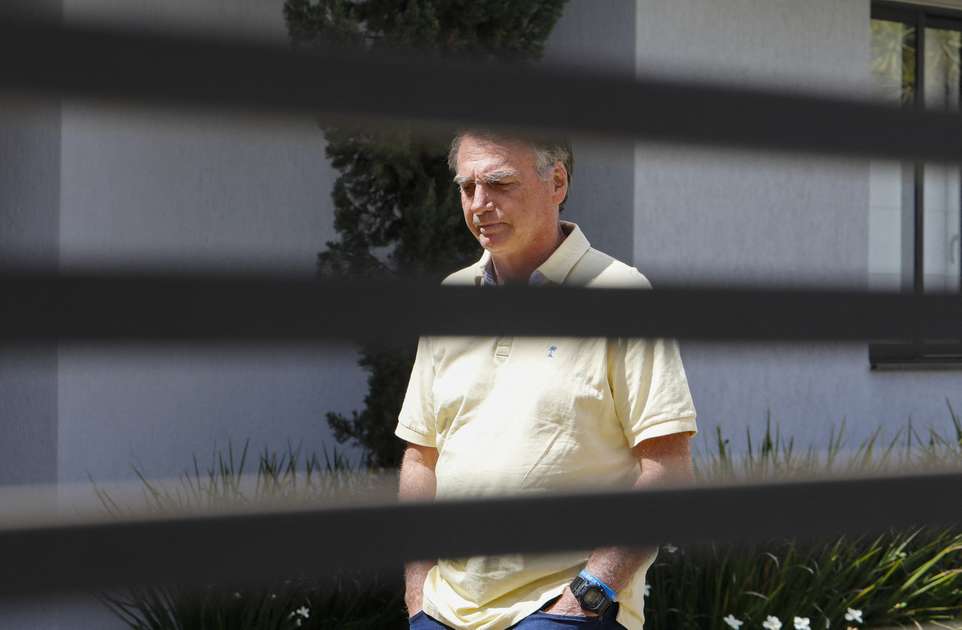 Bolsonaro cumprirá pena da trama golpista na superintendência da PF