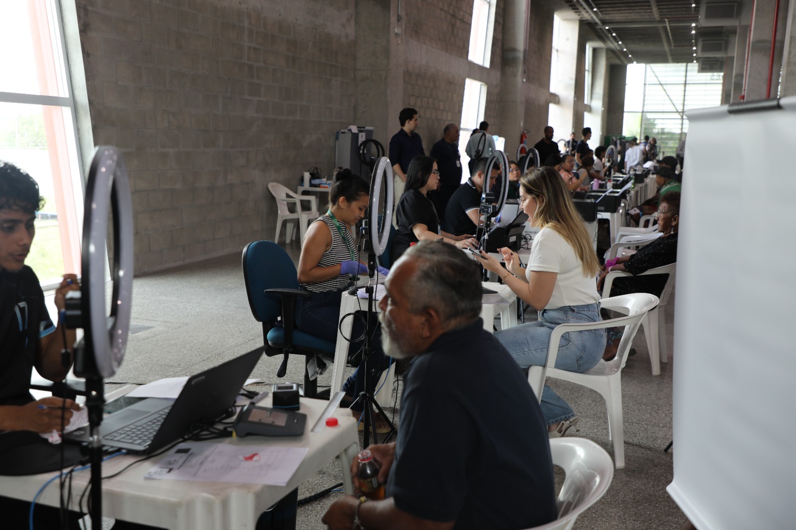 TRE-AM promove mutirão para população em situação de rua