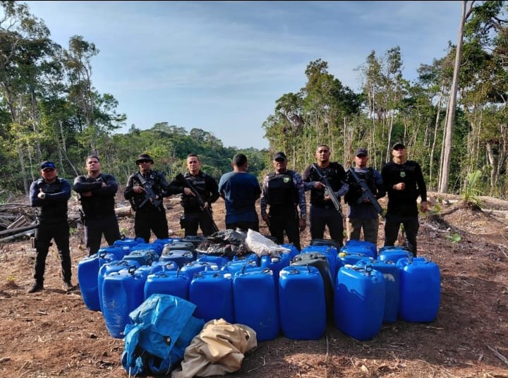 Operação fecha heliporto clandestino usado para abastecer aeronaves no AM