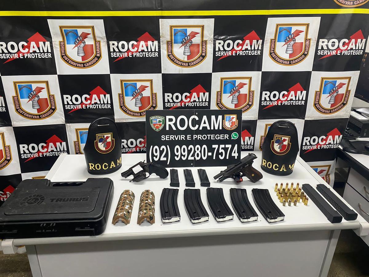Adolescente é apreendida com armas e munições escondidas em bolsa de bebê