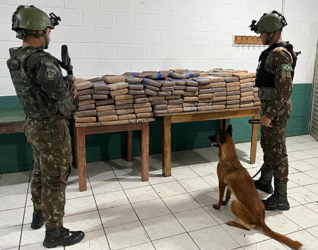 Mais de meia tonelada de droga é apreendida na fronteira