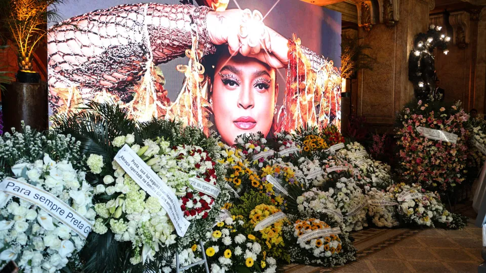 Preta Gil é velada no Theatro Municipal do Rio de Janeiro