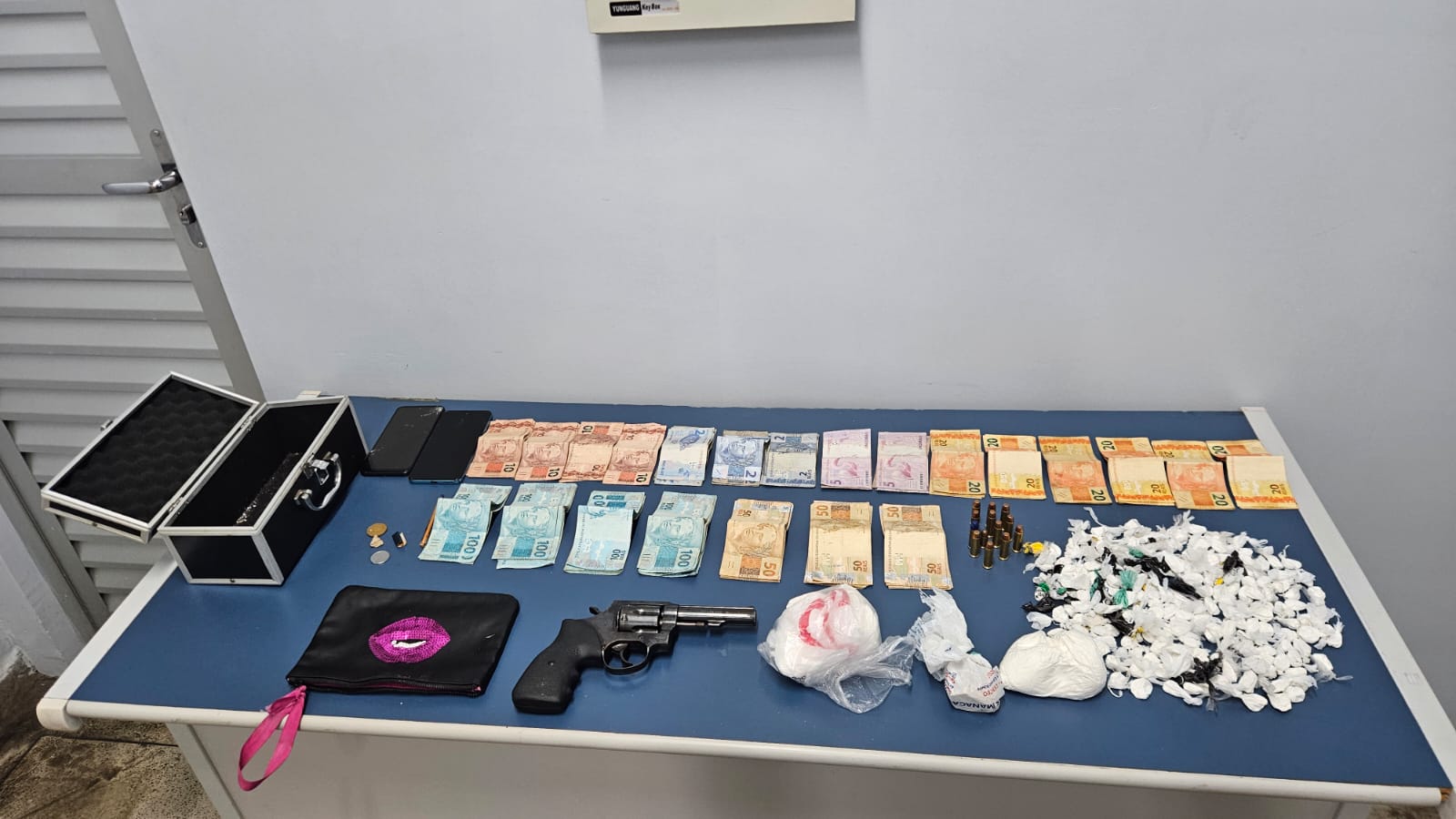 Integrantes de grupo miliciano são presos no bairro Compensa