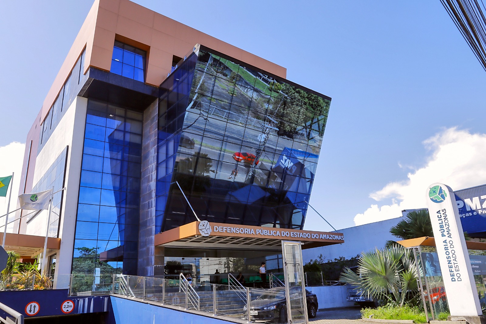 Ação da DPE-AM garante criação de mesa de negociação para reajuste de servidores do Estado