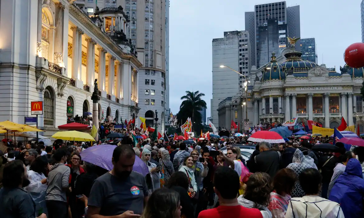 Centrais sindicais rejeitam anistia a golpistas de 8 de janeiro