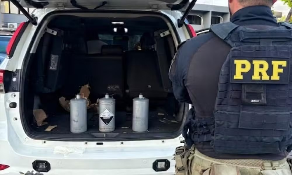 PRF encontra carga de 108 kg de mercúrio dentro de carro na BR-319