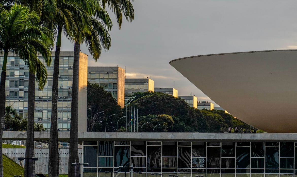 PL e PSOL elegem os cinco deputados federais mais votados