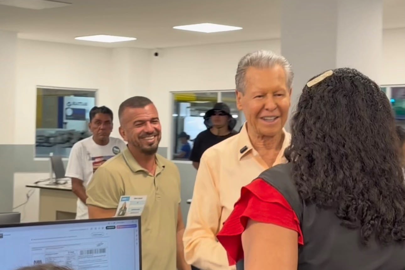 Arthur Virgílio Neto reforça defesa da ZFM durante visita à indústria de plásticos