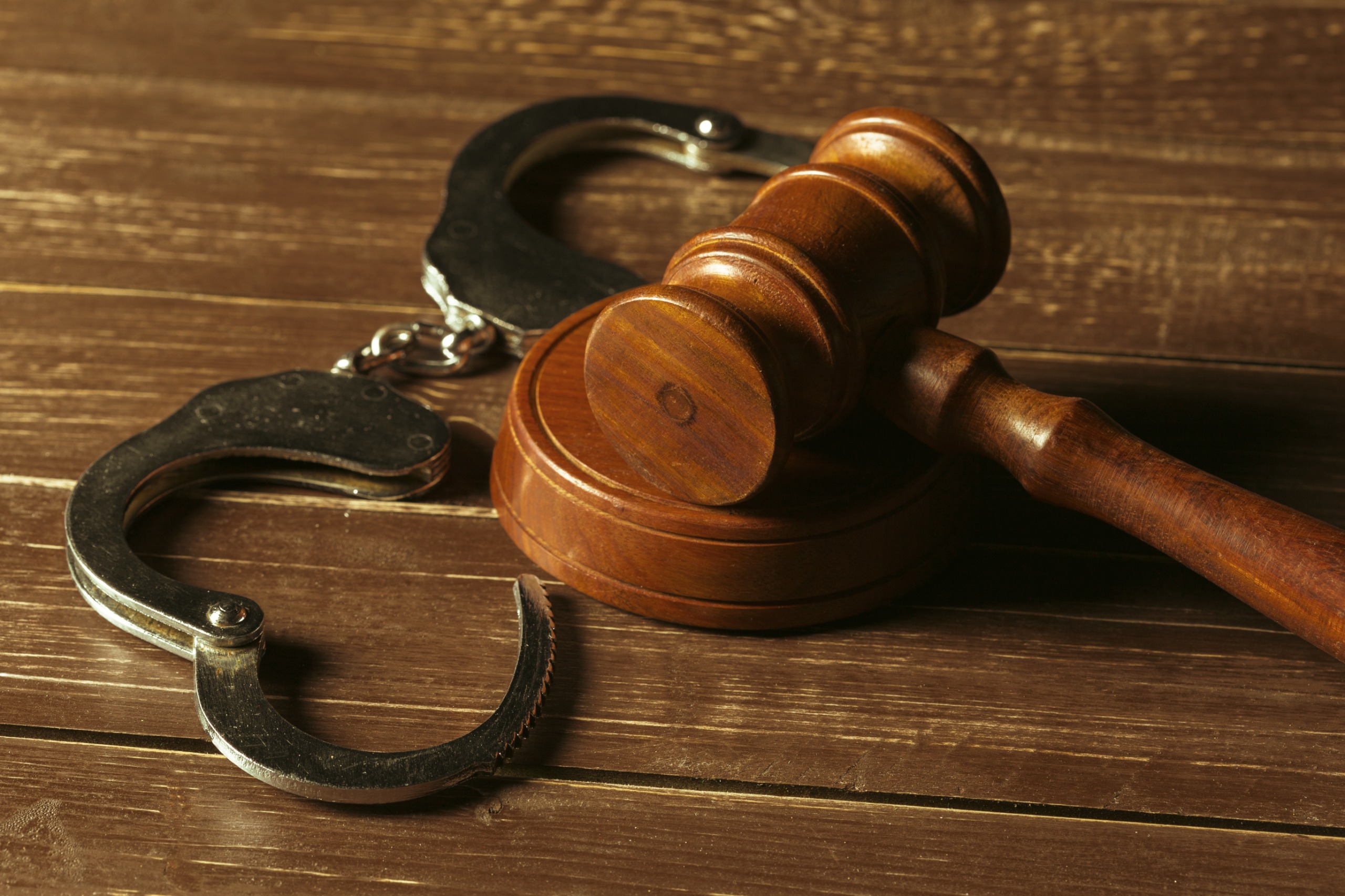 Lei proíbe acesso ao auxílio-aluguel para condenados por crimes hediondos no AM