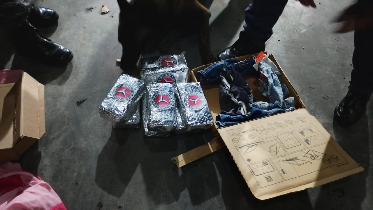 Base Arpão apreende drogas escondidas em saco de bananas e caixas de equipamentos no AM