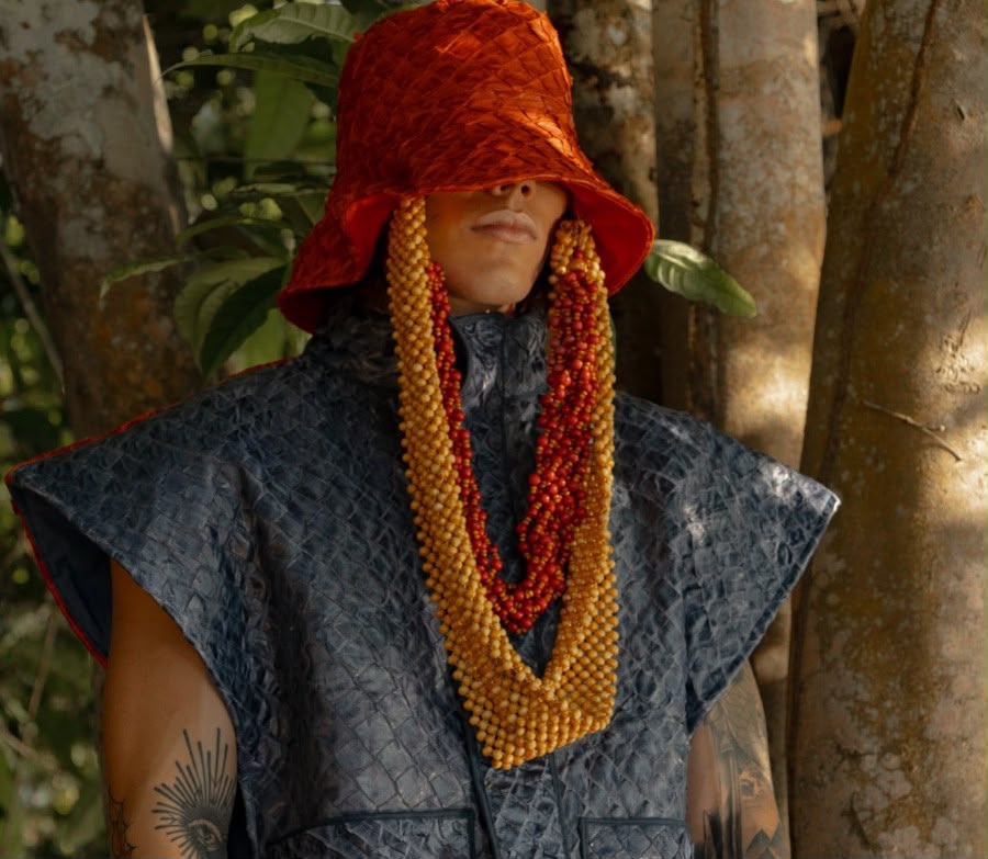 Coleção criada no Amazonas transforma pele de pirarucu em moda, design e bioeconomia