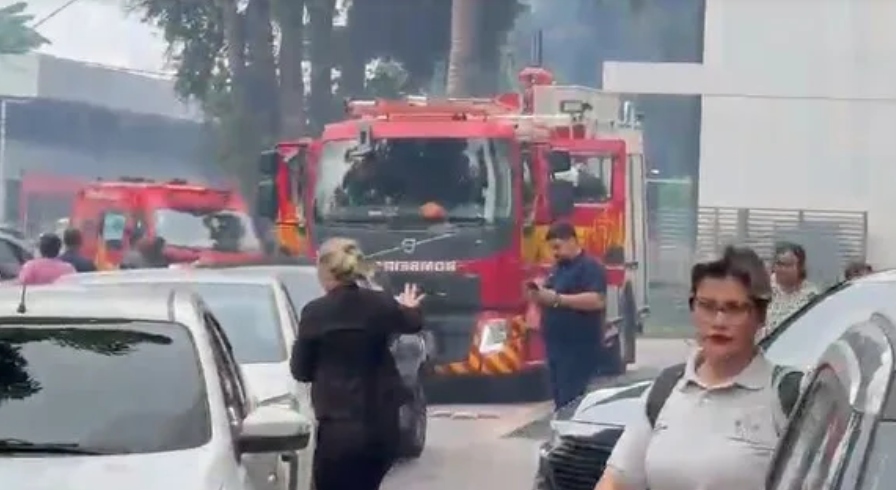 Vídeo: princípio de incêndio assusta moradores e trabalhadores do Edifício Soberane