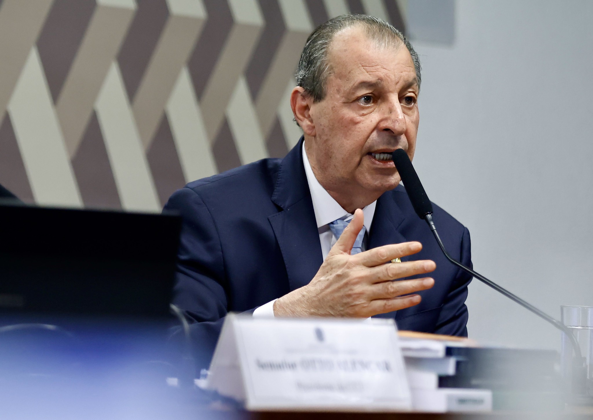 Pesquisa Real Time Big Data: Omar Aziz lidera intenções de voto para o Governo do Amazonas