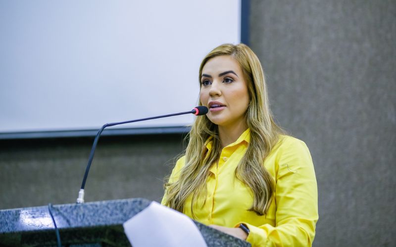 PL de Débora Menezes que proibia sátiras à religião cristã no AM é vetado