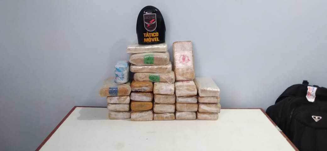 Polícia Militar do Amazonas apreende cerca de 26 quilos de droga em Alvarães