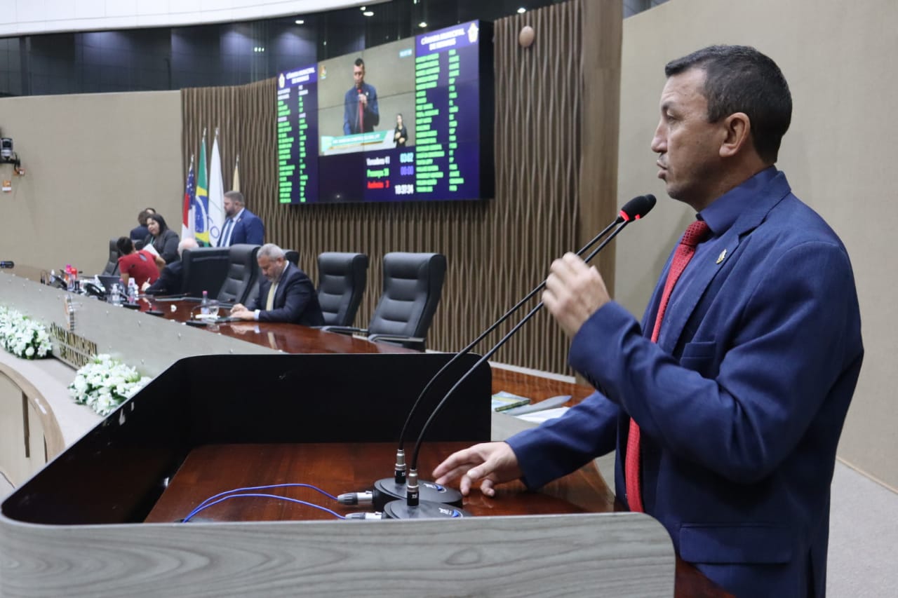 Vereador petista é repudiado pelo próprio partido em Manaus após criticar fala de Lula