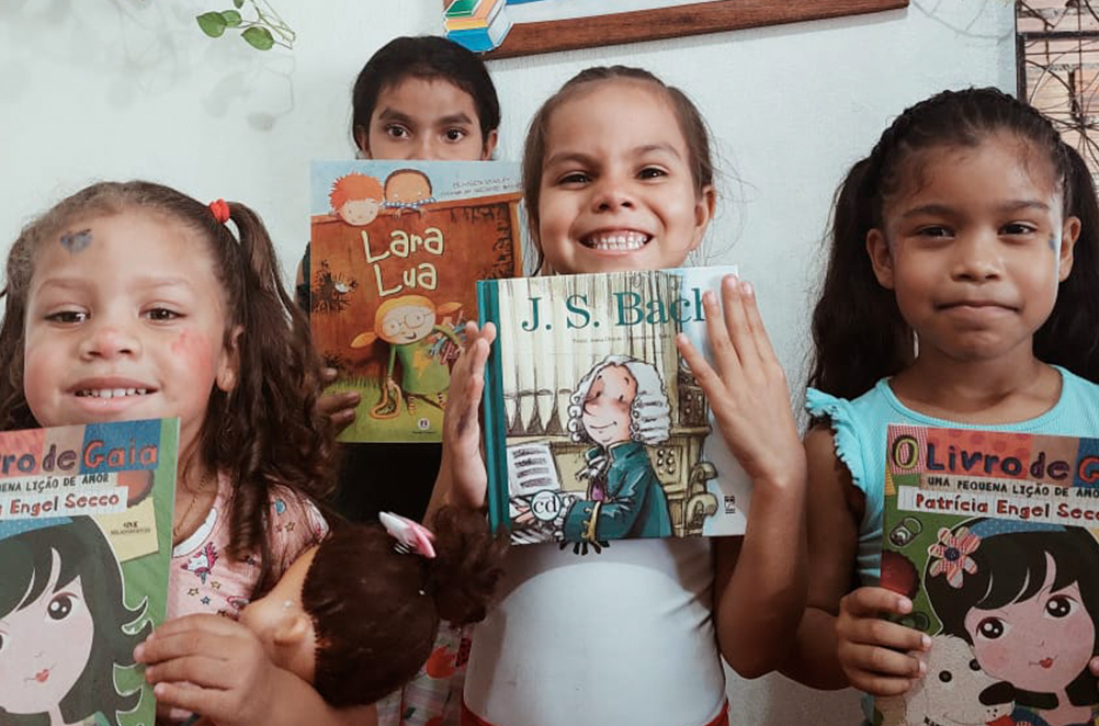 Escola Arte de Educar incentiva leitura através de brincadeiras em Manaus