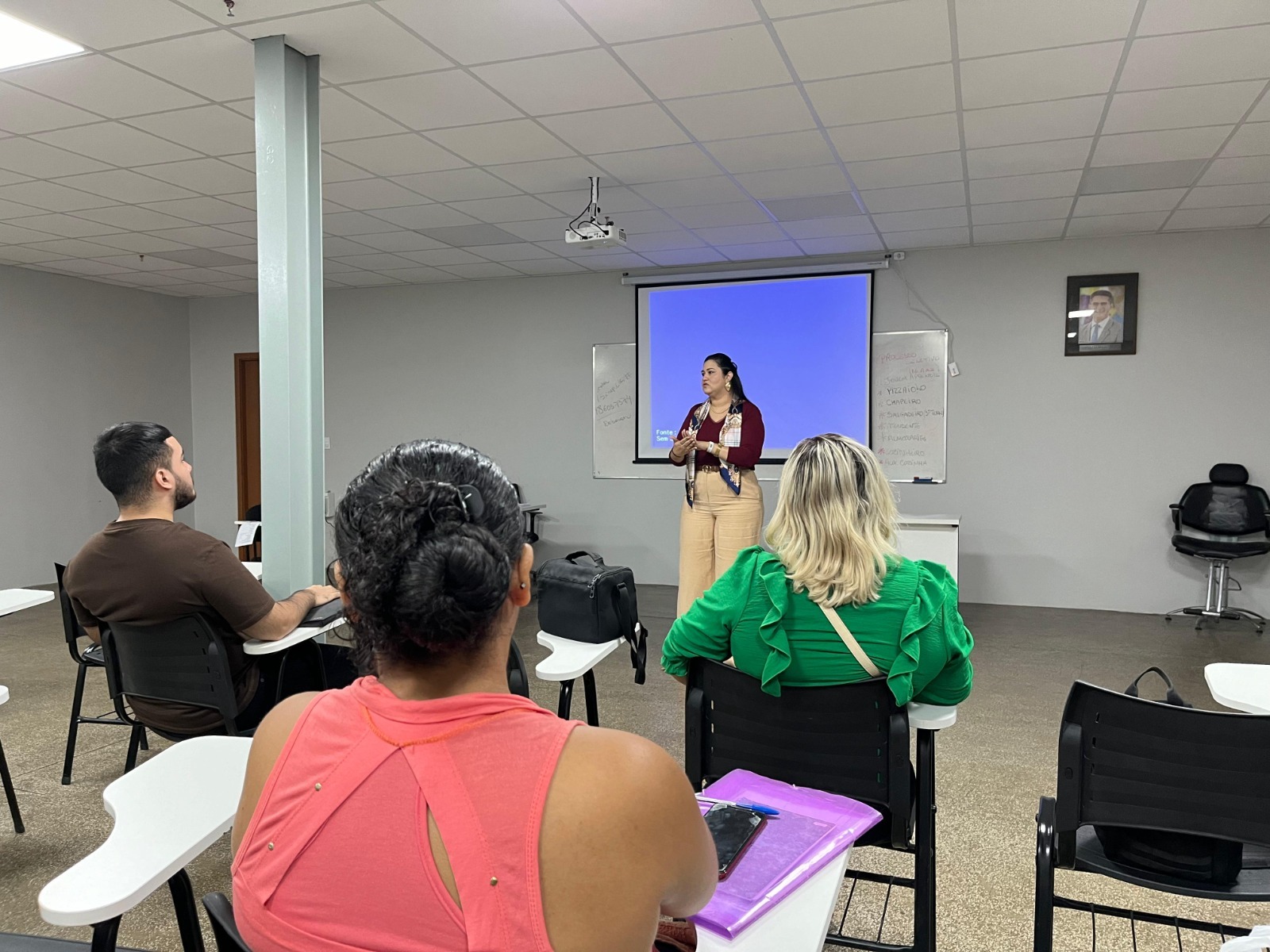 Prefeitura de Manaus oferta 100 vagas para oficina ‘Designer de Sobrancelhas’