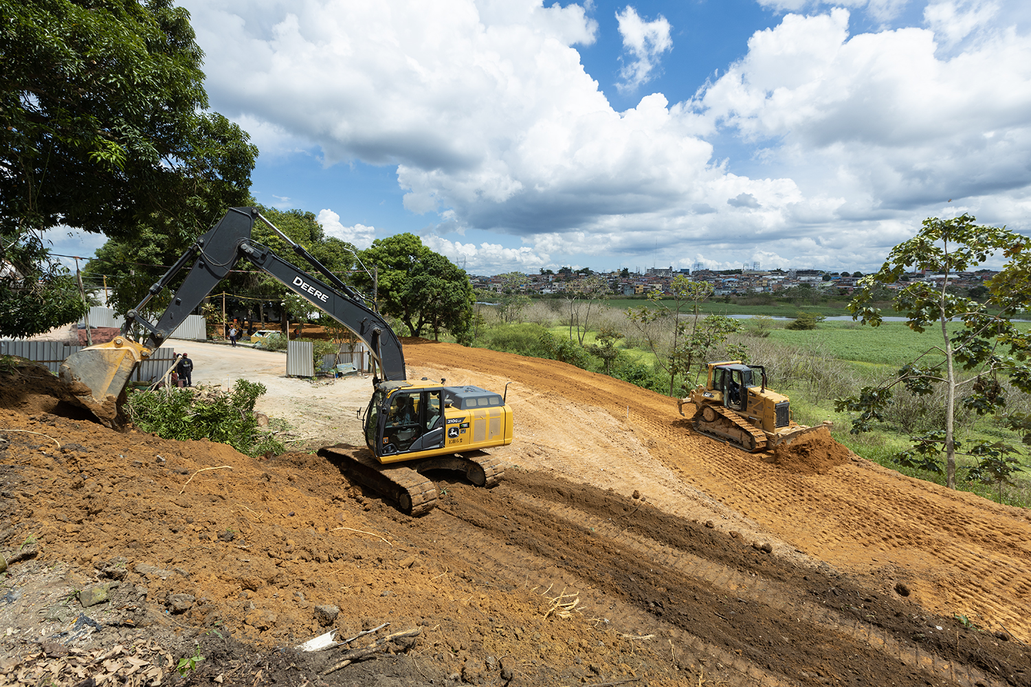Governo do Estado inicia obras para a construção de um Centro Social no bairro Aparecida