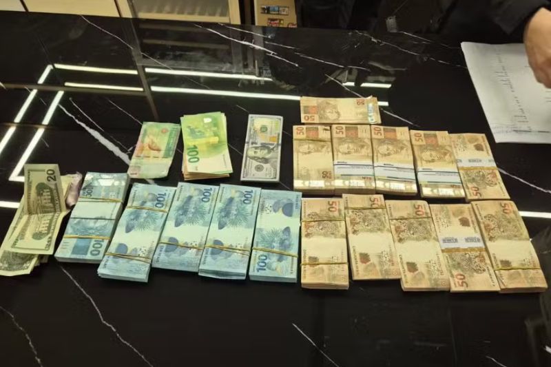 PF apreende R$ 100 mil na casa de ex-secretário de Segurança do Amazonas