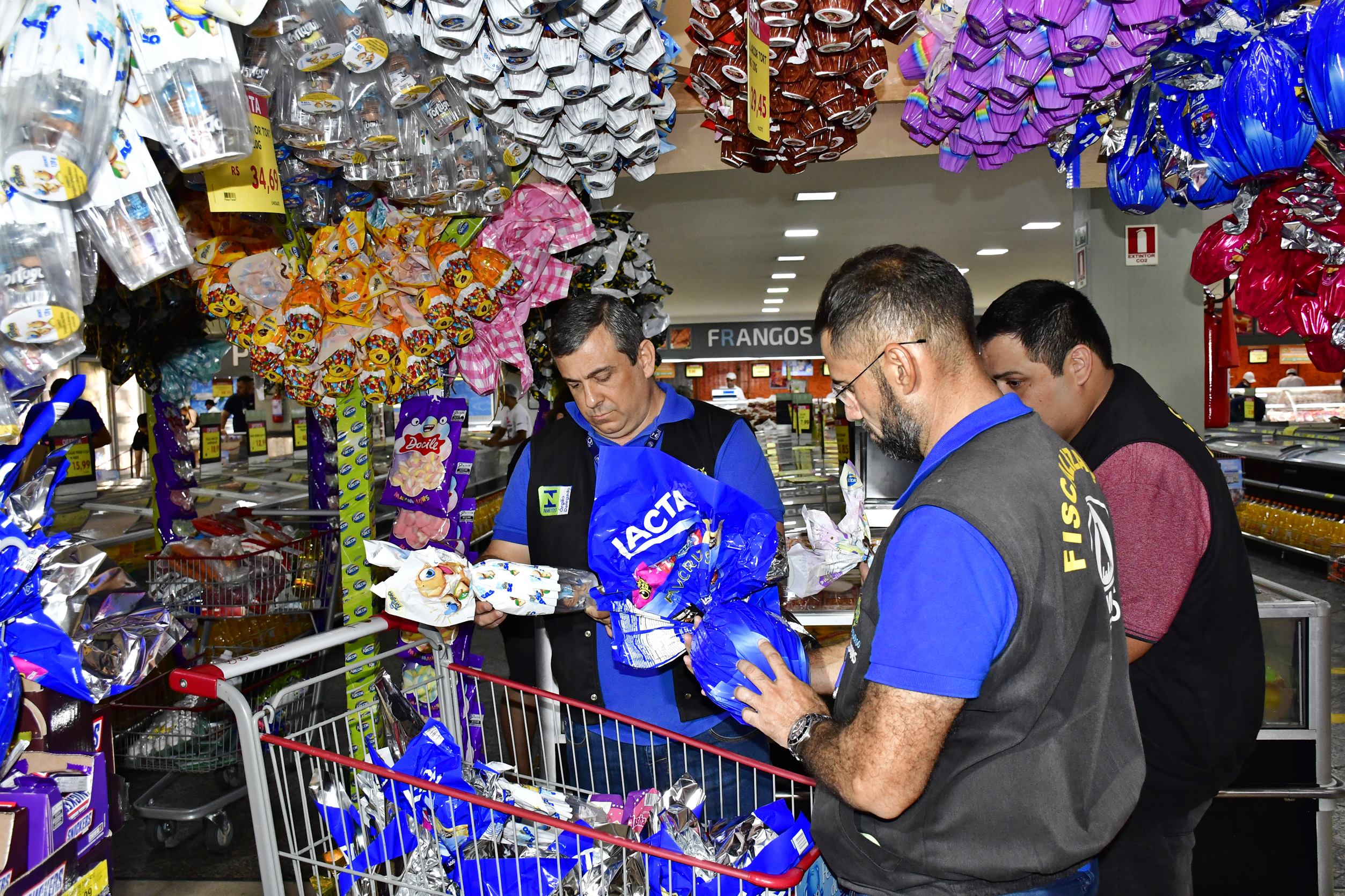 Ipem-AM deflagra operação e fiscaliza produtos tradicionais da Páscoa