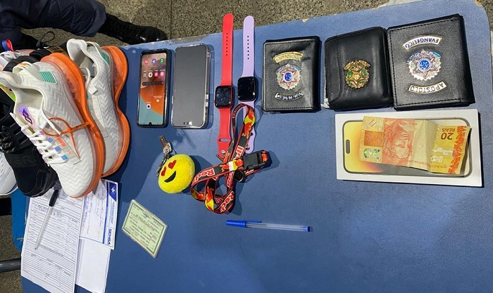 Com Alex foram encontrados objetos e dinheiro