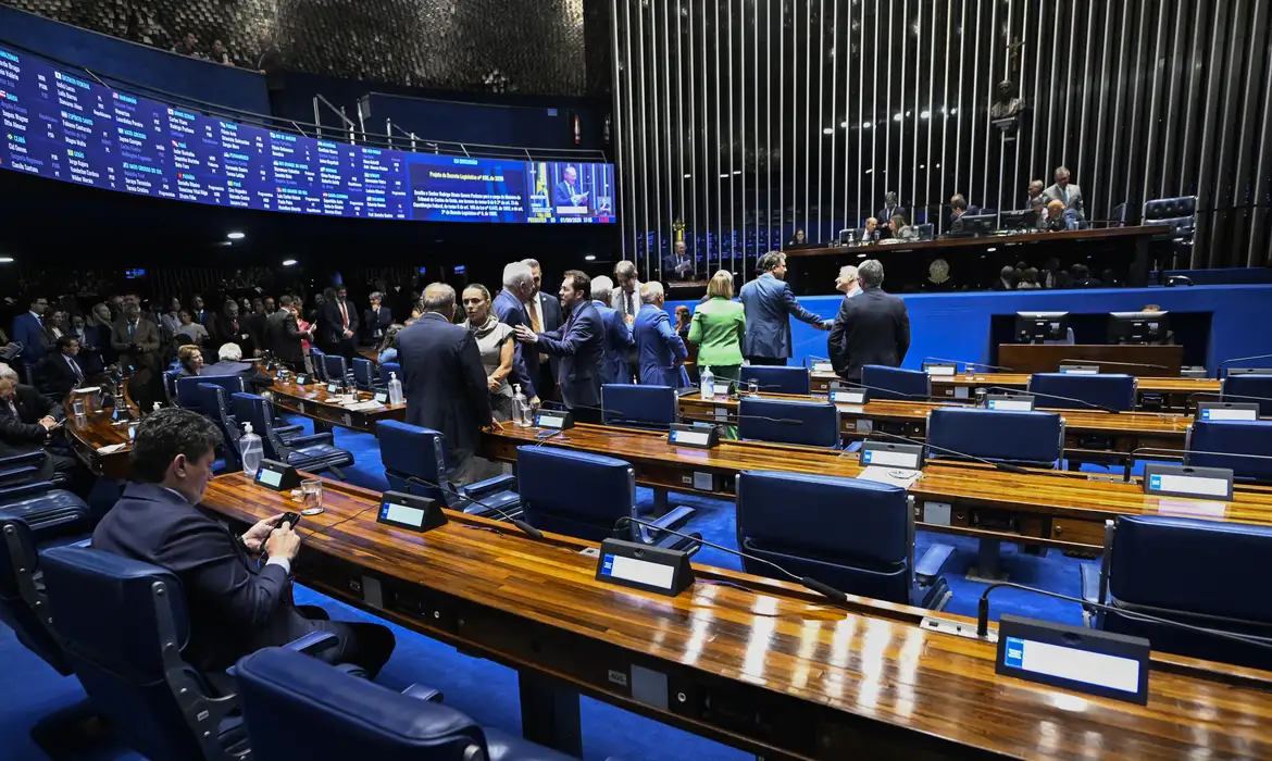 CCJ do Senado conclui a votação da PEC da Segurança Pública