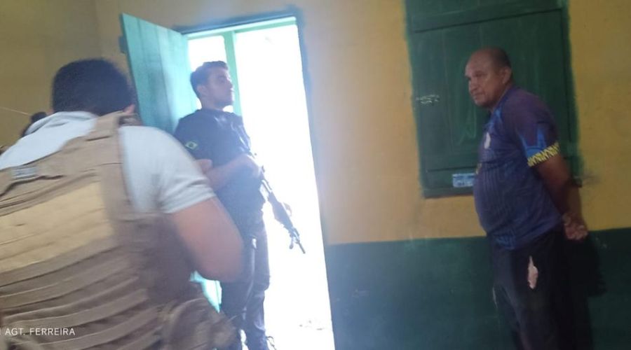 Homem é preso pelo assassinato de madrasta e filho dela em Manaus