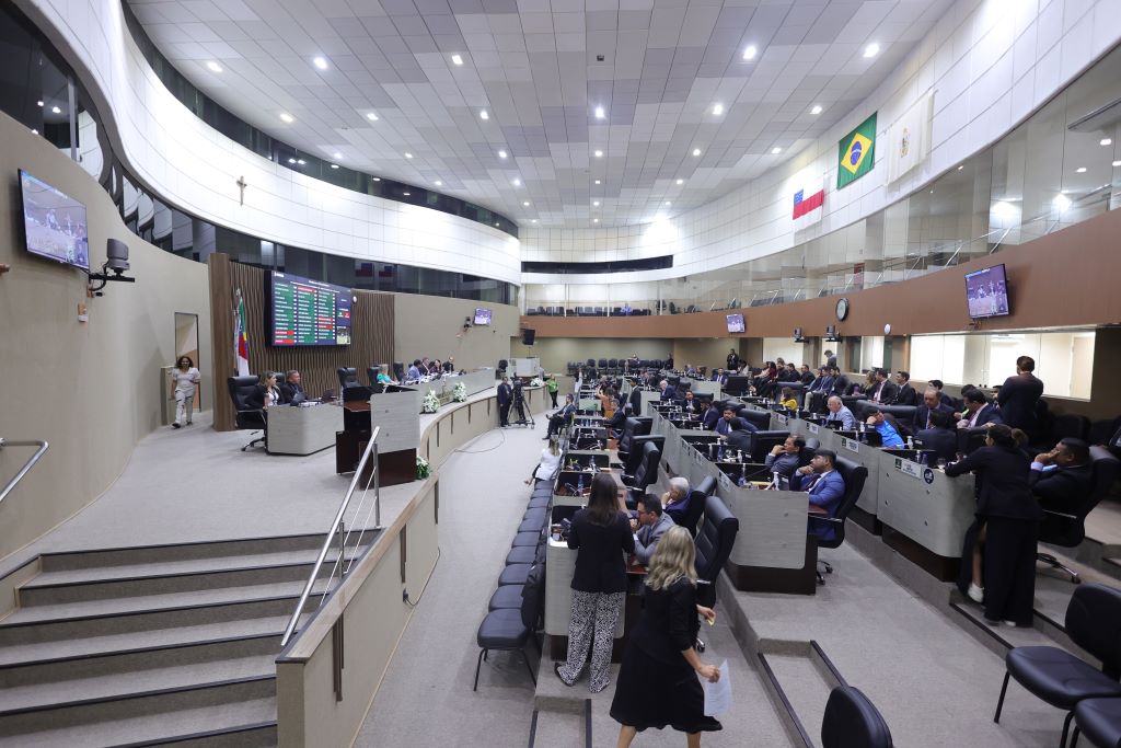 Moção de repúdio à fala de analista contra a ZFM é aprovada na CMM