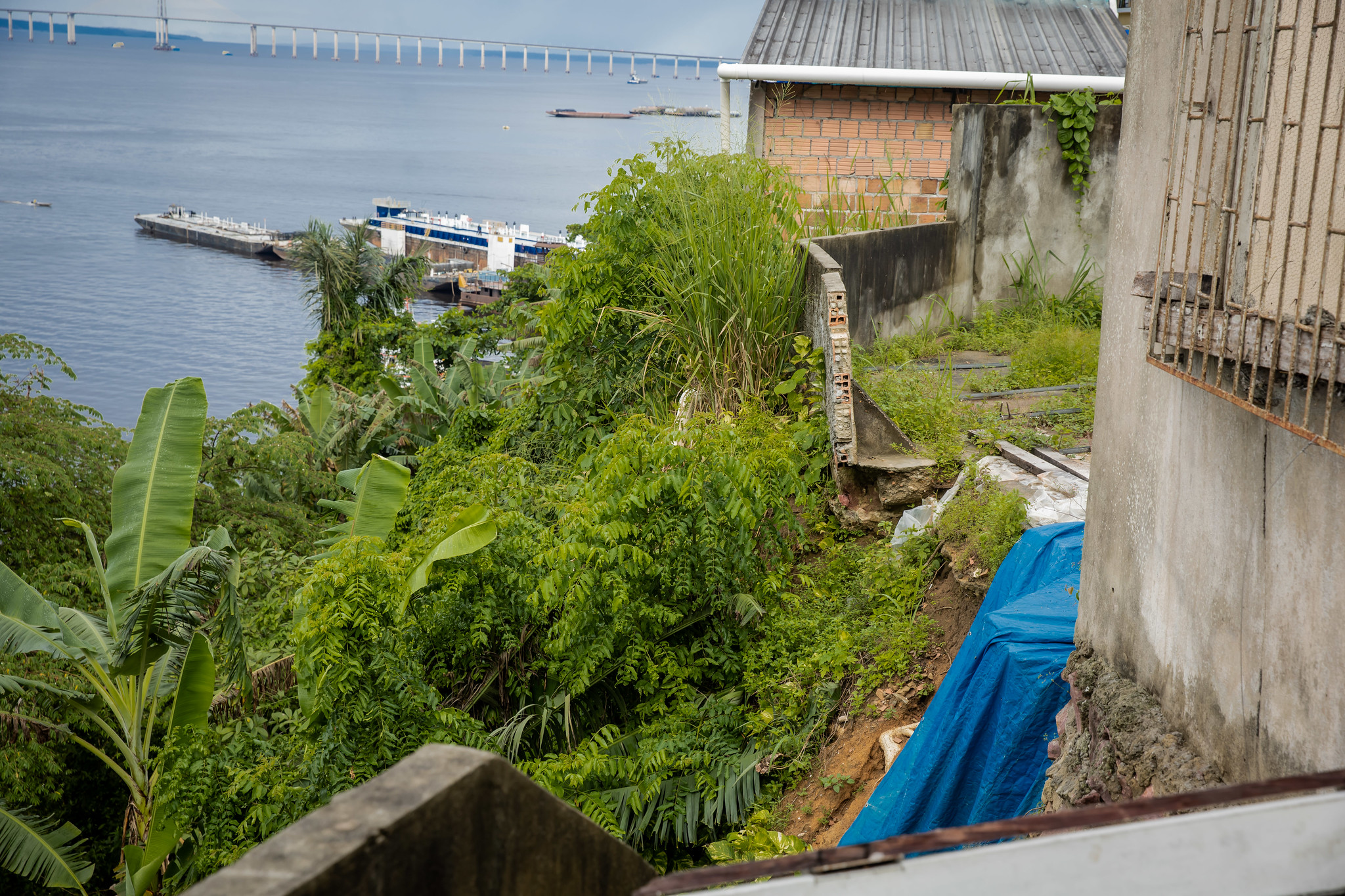 Prefeitura de Manaus alerta para risco de deslizamento de terra durante chuvas