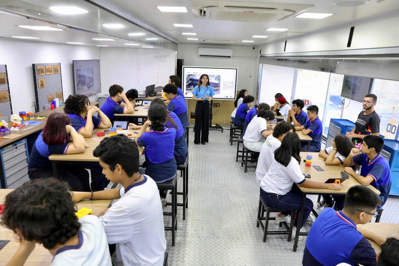Projeto da EST/UEA, Academia Stem tem alcance nacional e capacita 30 mil pessoas