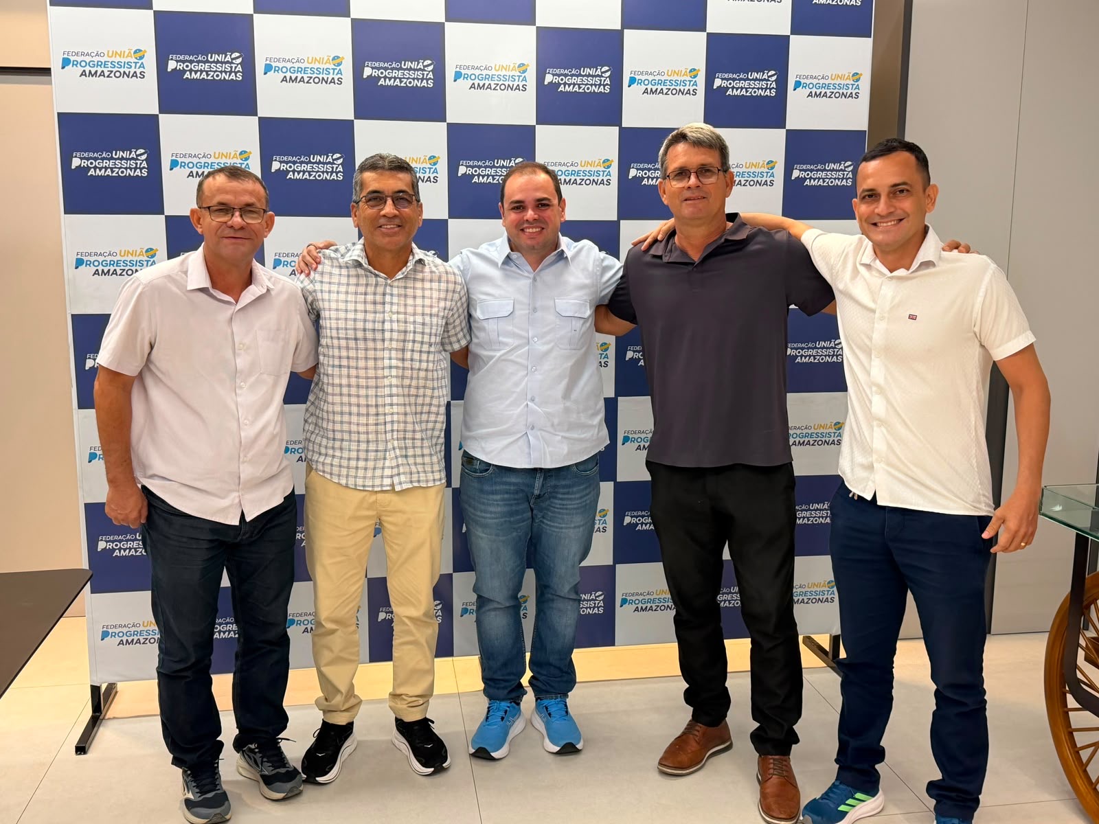 Eleições: Prefeito de Manicoré declara apoio a Roberto Cidade