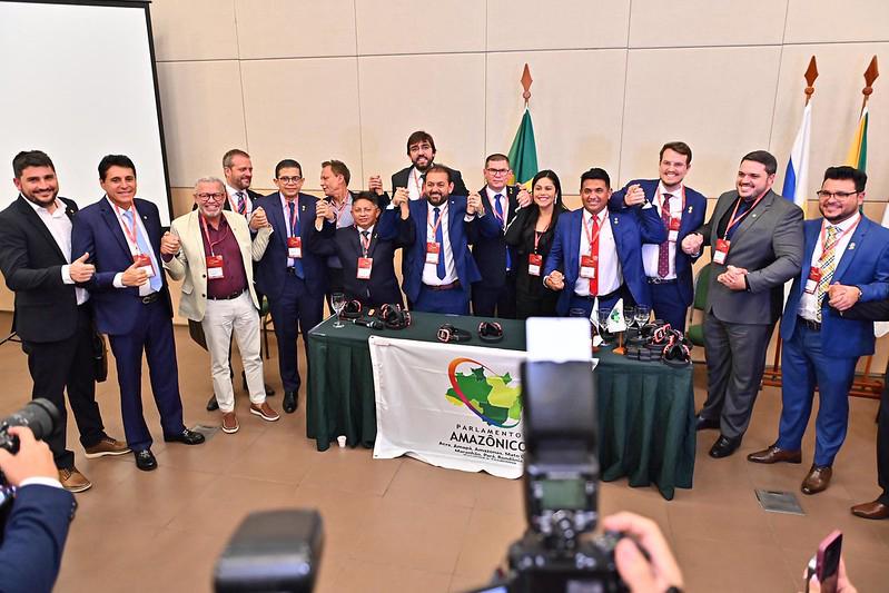 Deputados do Amazonas compõem nova diretoria do Parlamento Amazônico