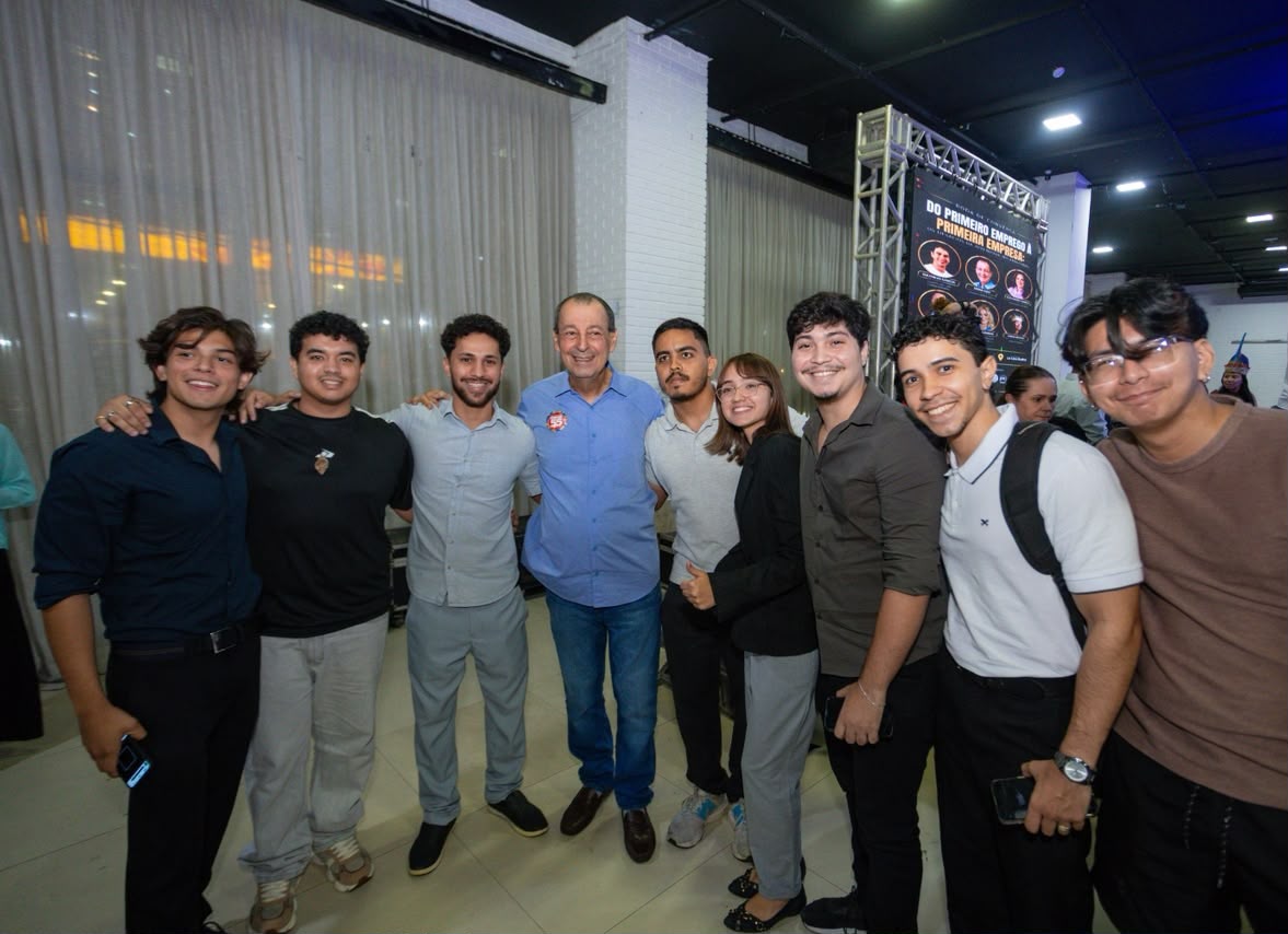 Omar propõe estágio remunerado de seis meses para jovens no Amazonas