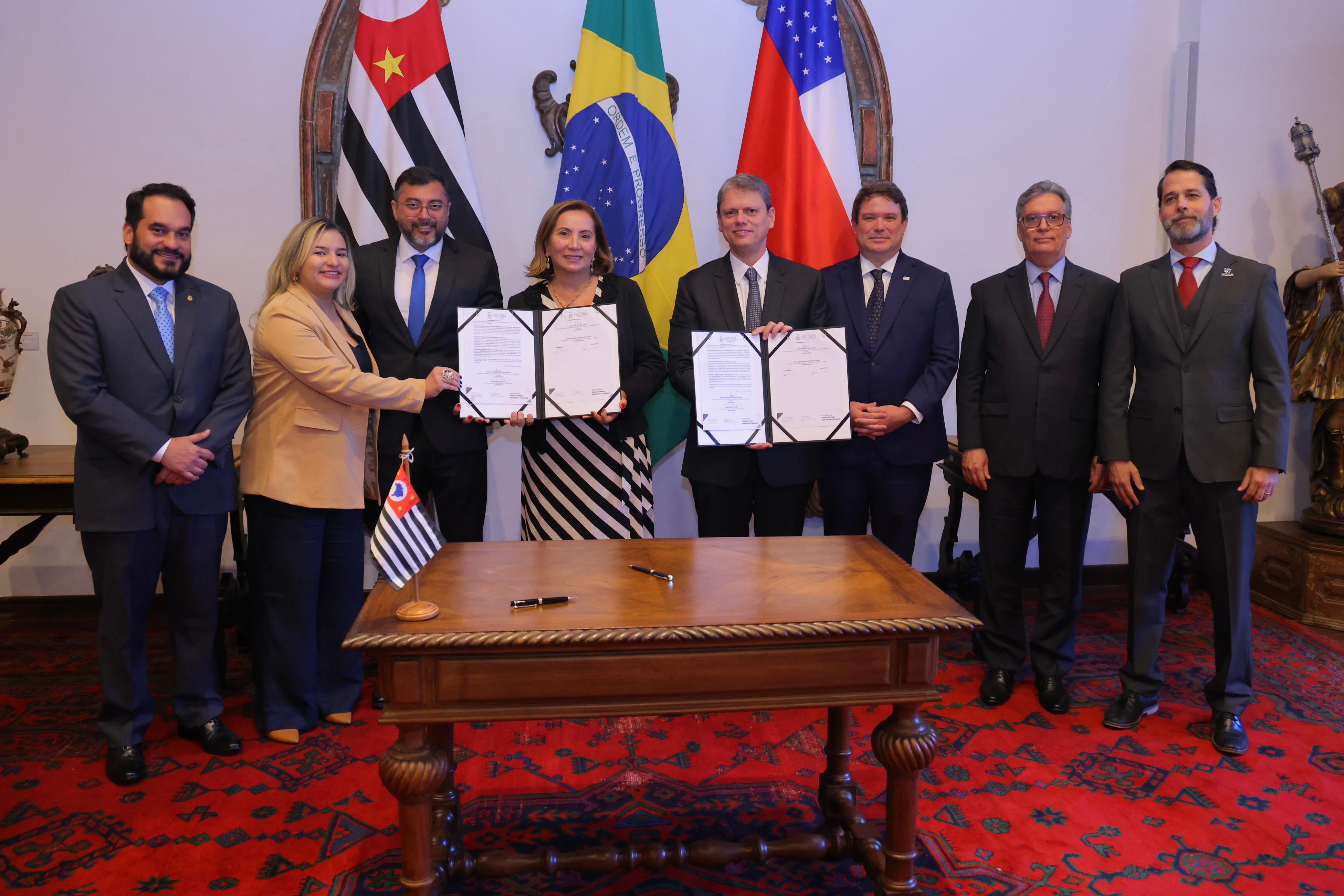 Wilson e Tarcísio firmam convênio para realização de 2,5 mil exames de DNA no Amazonas