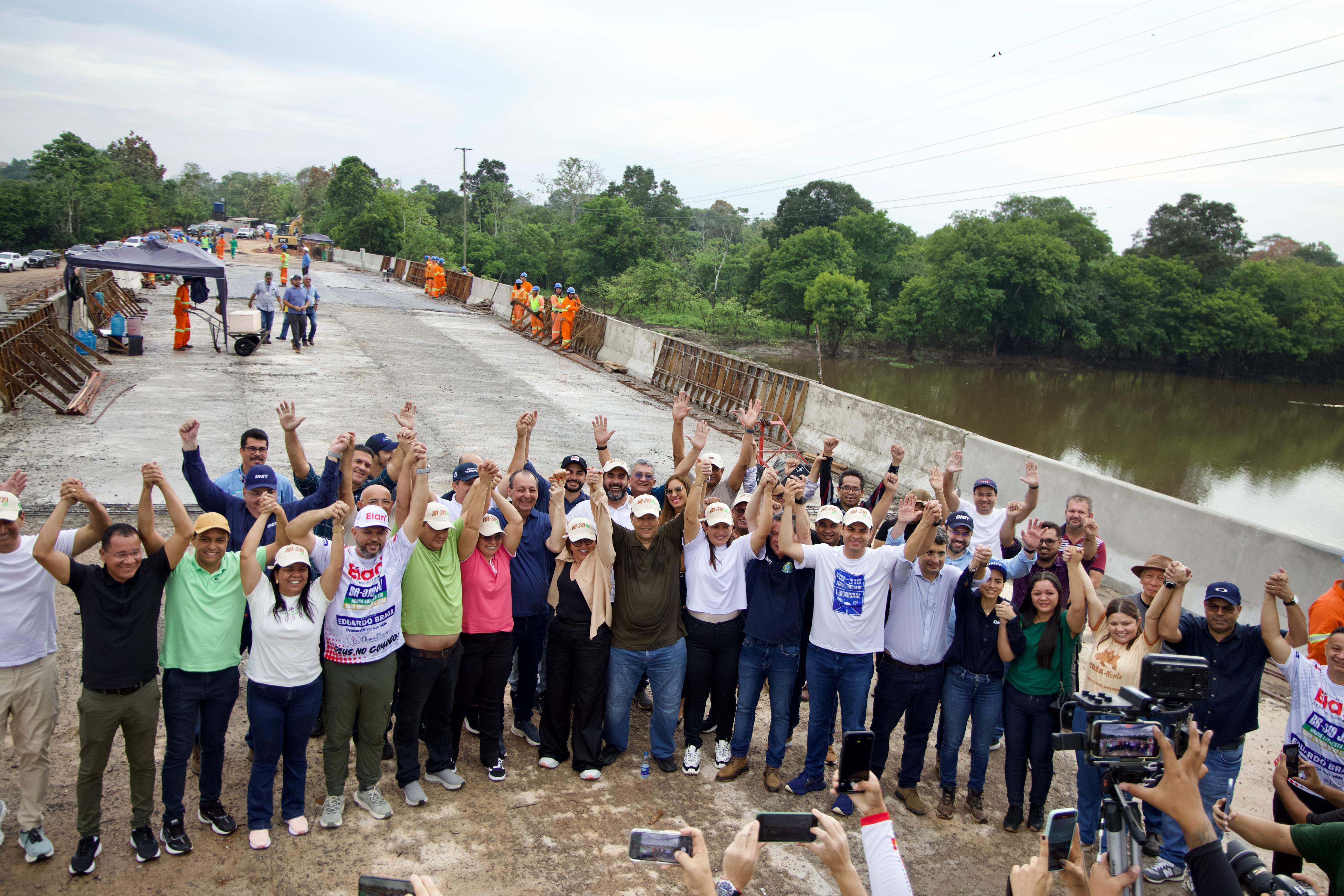 Saiba qual é o estágio da BR-319 e o que os senadores foram fazer na rodovia